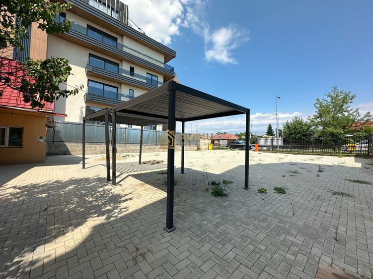 Spațiu comercial, de 1,000 mp, în Central