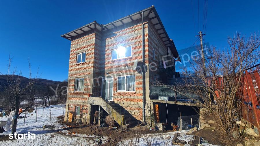Casă cu 3 camere cu Teren 3877 Mp în Valea Danului