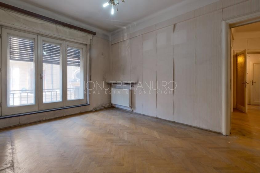 Apartament cu 5 camere circular în Armeneasca