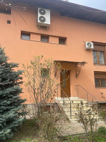 Casă cu 4 camere cu Teren 1750 Mp în Titan