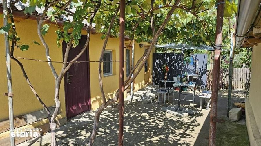Casă cu 3 camere cu Teren 80 Mp în Central