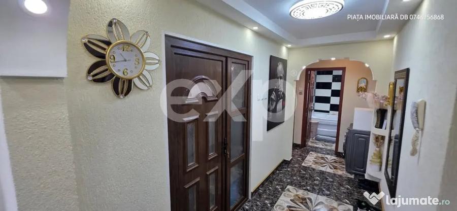 Apartament cu 4 camere decomandat în Central