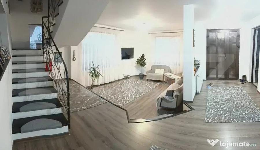 Casă cu 5 camere cu Teren 1174 Mp în Nazna