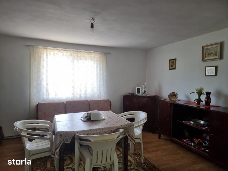 Casă cu 2 camere cu Teren 612 Mp în Moroeni