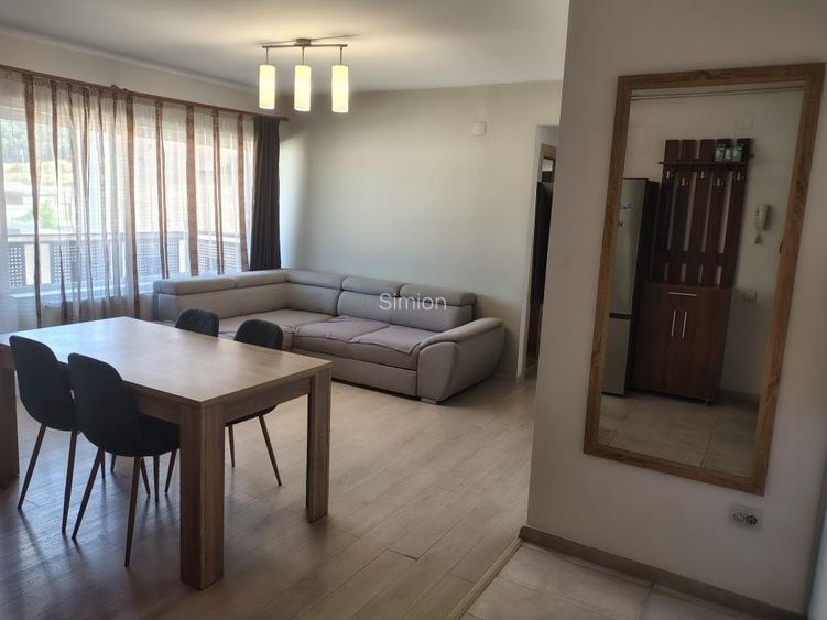 Inchiriez apartament