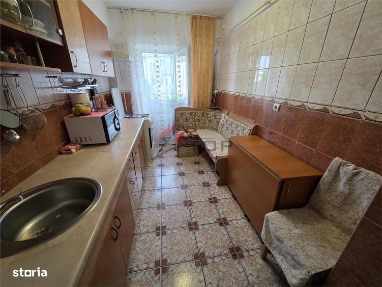 Apartament cu 3 camere decomandat în Dacia