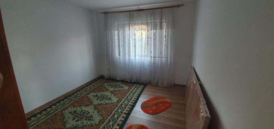 Casă cu 4 camere în Chitila