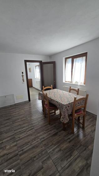 Casă cu 4 camere cu Teren 2500 Mp în Mărgineni