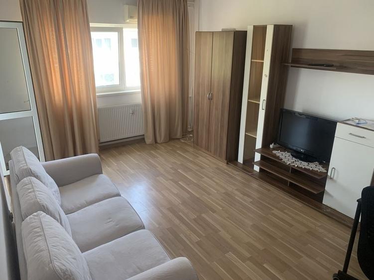 Apartament cu 2 camere decomandat în Păcii
