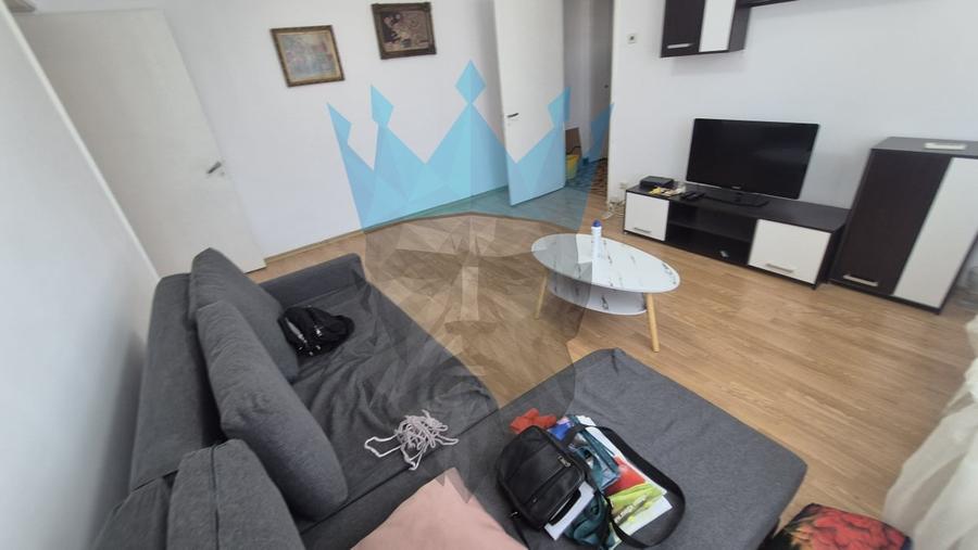 Apartament cu 3 camere decomandat, mobilat în P-ța Unirii