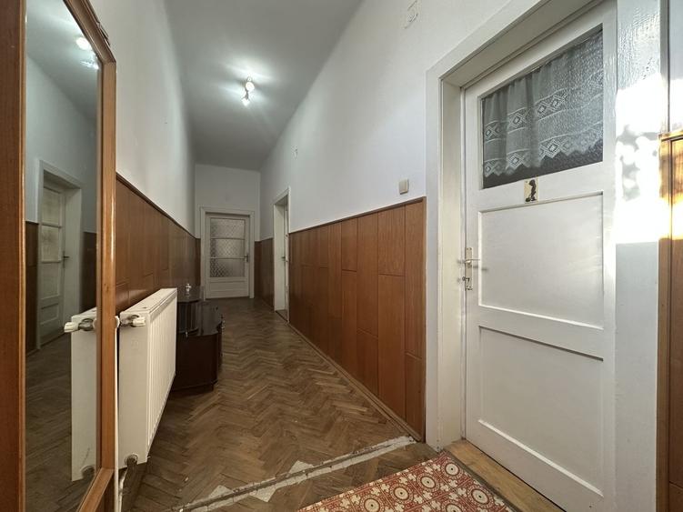 Apartament cu 2 camere semidecomandat în Centrul Istoric