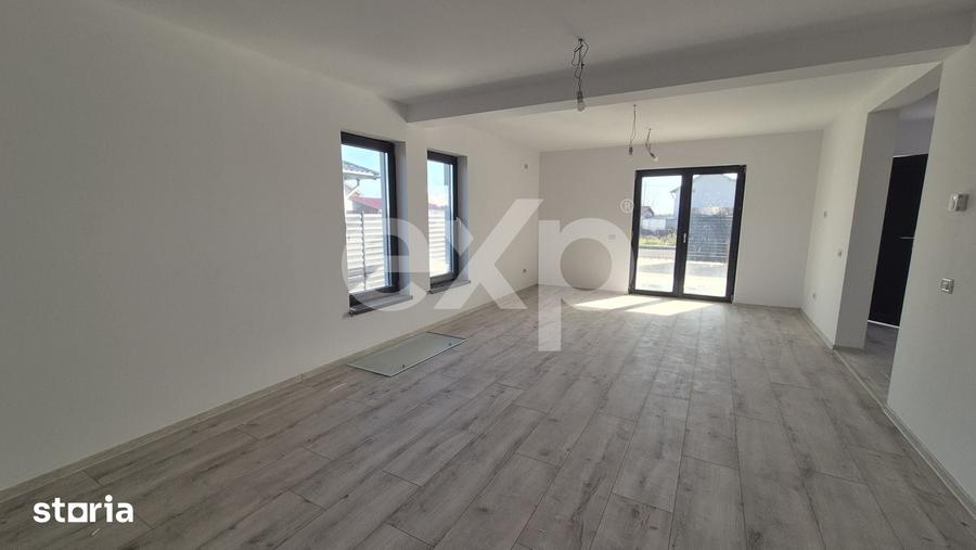 Casă cu 4 camere cu Teren 400 Mp în Bradu
