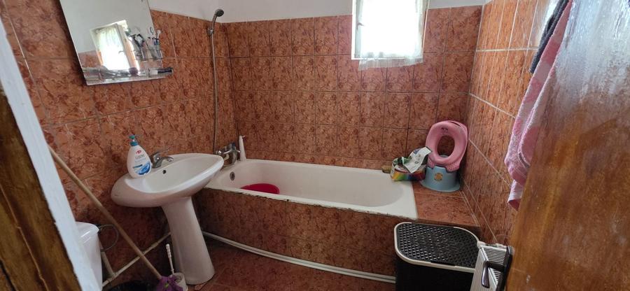 Apartament cu 4 camere decomandat în Steaua
