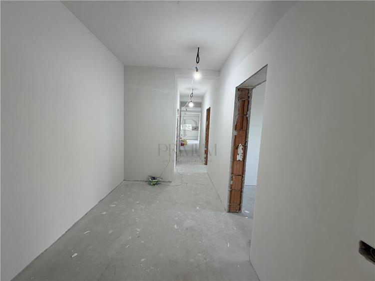 Duplex cu 4 camere cu Canalizare în Moșnița Nouă