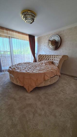 Casă cu 4 camere cu Teren 2530 Mp în Central