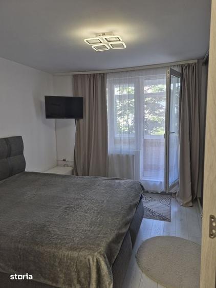 Apartament cu 4 camere decomandat în Vitan