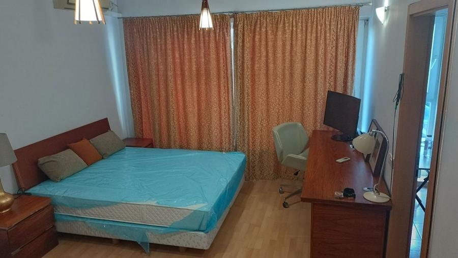 Garsonieră decomandată în Titan