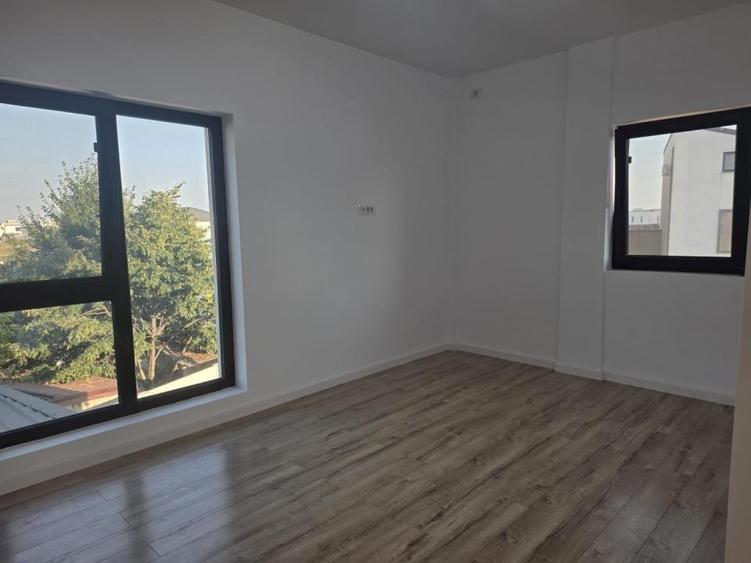 Casă individuală cu 4 camere cu Teren 301 Mp în Tunari