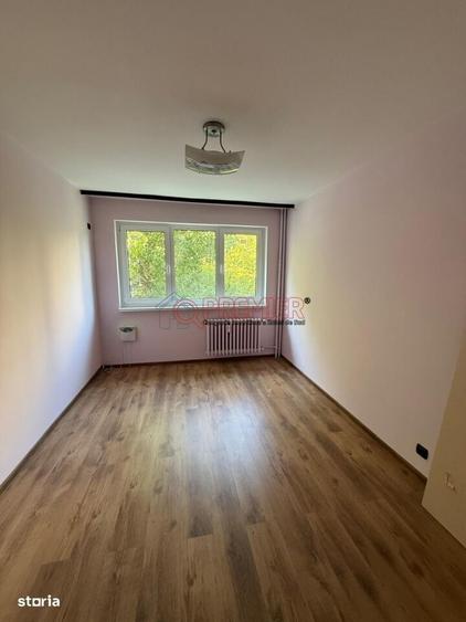 Apartament cu 3 camere decomandat în Alexandru Obregia