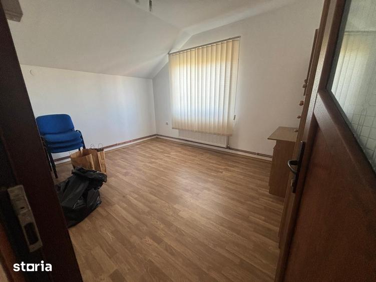 Casă cu 6 camere cu Teren 600 Mp în Tomești