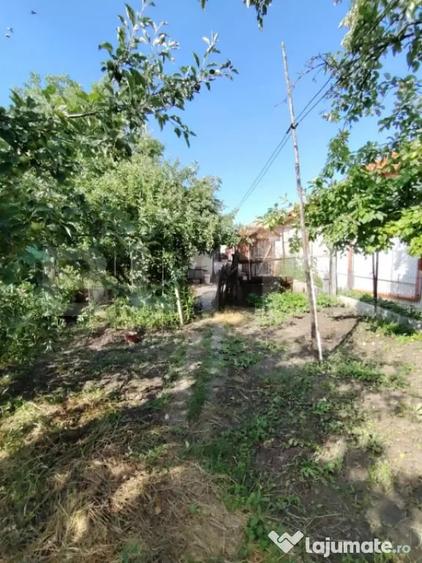 Casă cu 3 camere cu Teren 440 Mp în Central