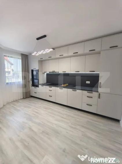 Casa Premium cu 6 camere, 238 mp utili, zona centrala, Radau - 18