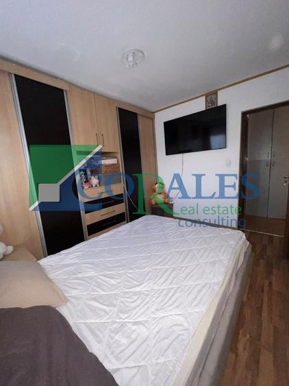 Apartament cu 2 camere decomandat, mobilat în Soarelui
