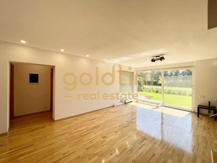 Duplex cu 6 camere cu Piscina în Iancu Nicolae