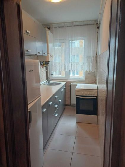 Apartament cu 2 camere semidecomandat în Micro III