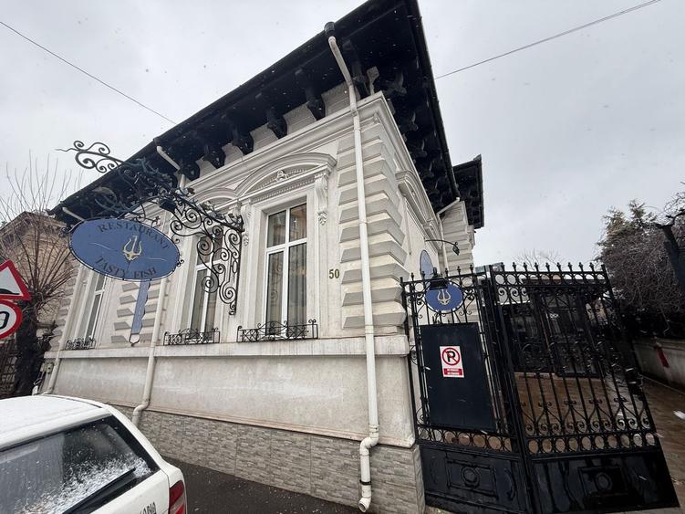 Casă individuală cu 5 camere cu Canalizare în Cișmigiu