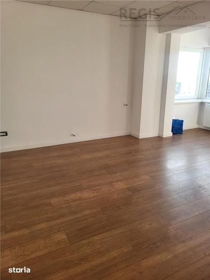 Spațiu comercial, de 27 mp, în Centrul Civic