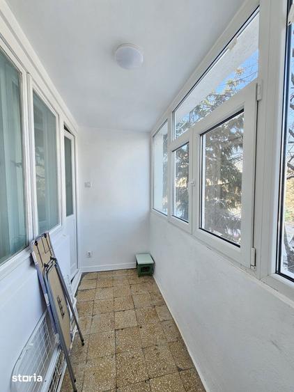 Apartament cu 3 camere decomandat, mobilat în Titan