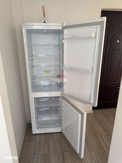 Apartament cu 3 camere decomandat în Gruia