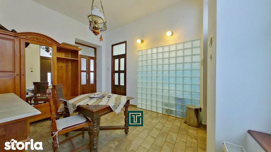 Apartament cu 3 camere decomandat, mobilat în Central