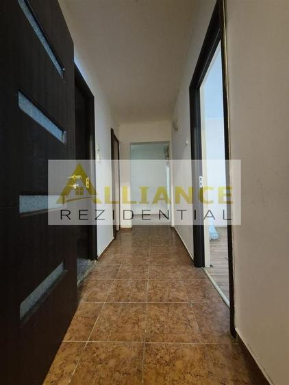 Apartament cu 2 camere decomandat în Titan — fotografia 1