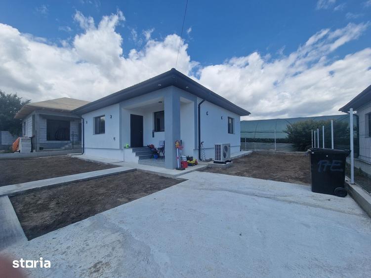 Casă cu 3 camere cu Teren 280 Mp în Lumina