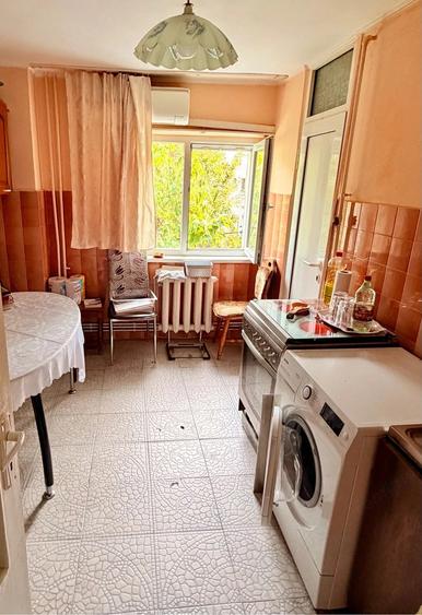 Apartament cu 4 camere decomandat în Odobescu
