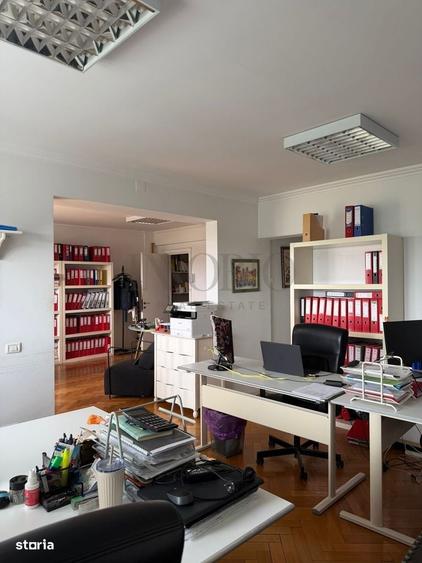 Apartament cu 3 camere în Calea Victoriei