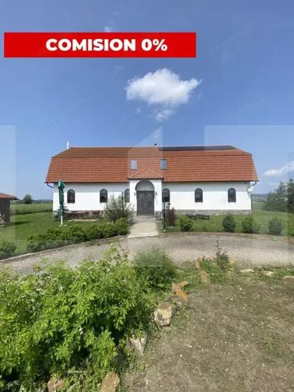 Casă cu 7 camere cu Teren 3000 Mp în Central