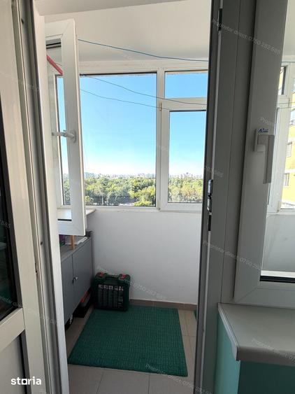 Apartament cu 3 camere decomandat în Titan