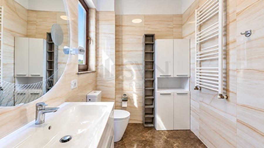 Apartament cu 3 camere decomandat în Băneasa
