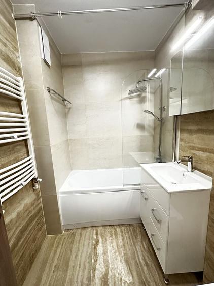 Apartament cu 2 camere decomandat în Cornișa