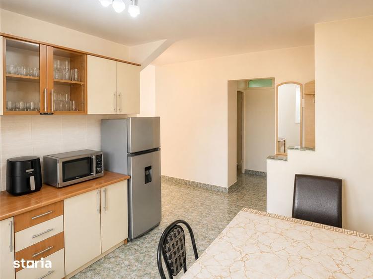 Apartament cu 3 camere decomandat, mobilat în Bucovina