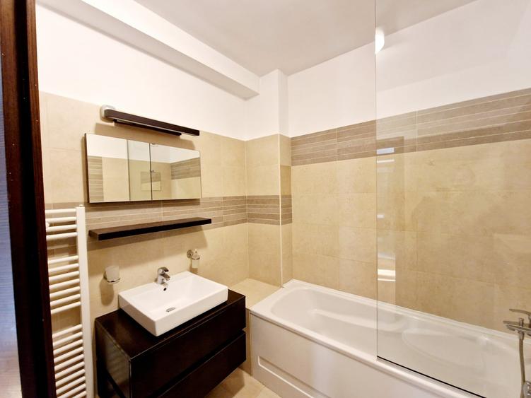 Apartament cu 3 camere decomandat, mobilat în Voluntari