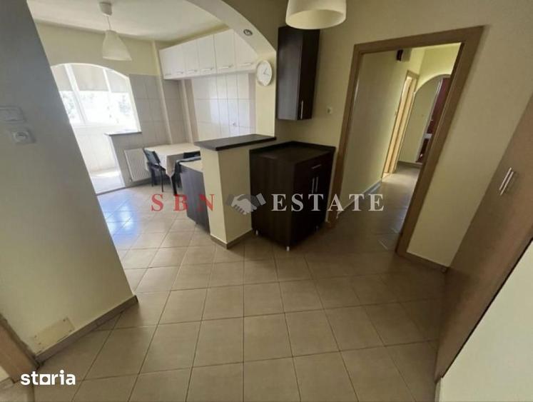 Apartament cu 3 camere decomandat în Titan