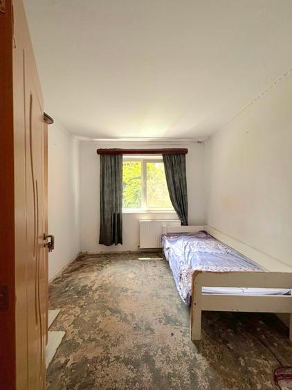 Apartament cu 3 camere decomandat în Prundu