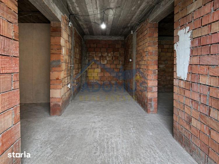 Casă cu 5 camere cu Teren 400 Mp în Central