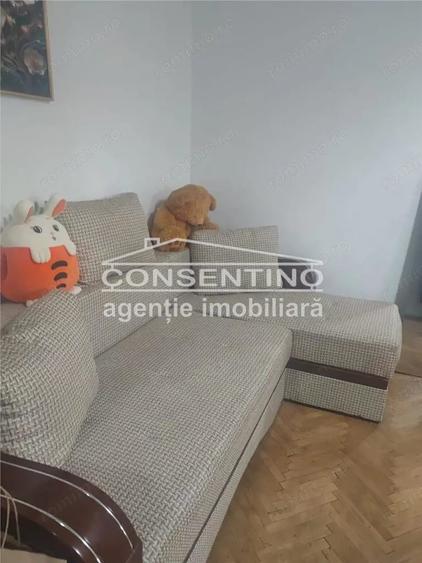 Apartament cu 3 camere decomandat în Micro 5