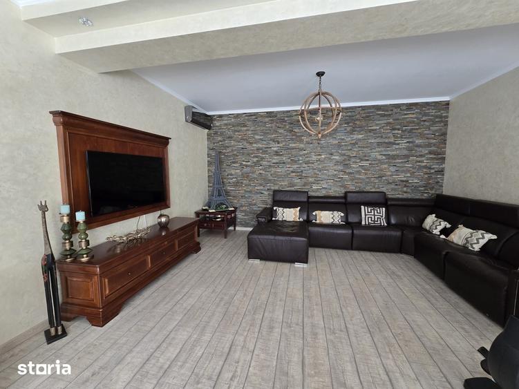 Casă cu 4 camere cu Teren 600 Mp în Central