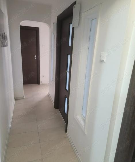 Apartament cu 3 camere decomandat, mobilat în Drumul Taberei